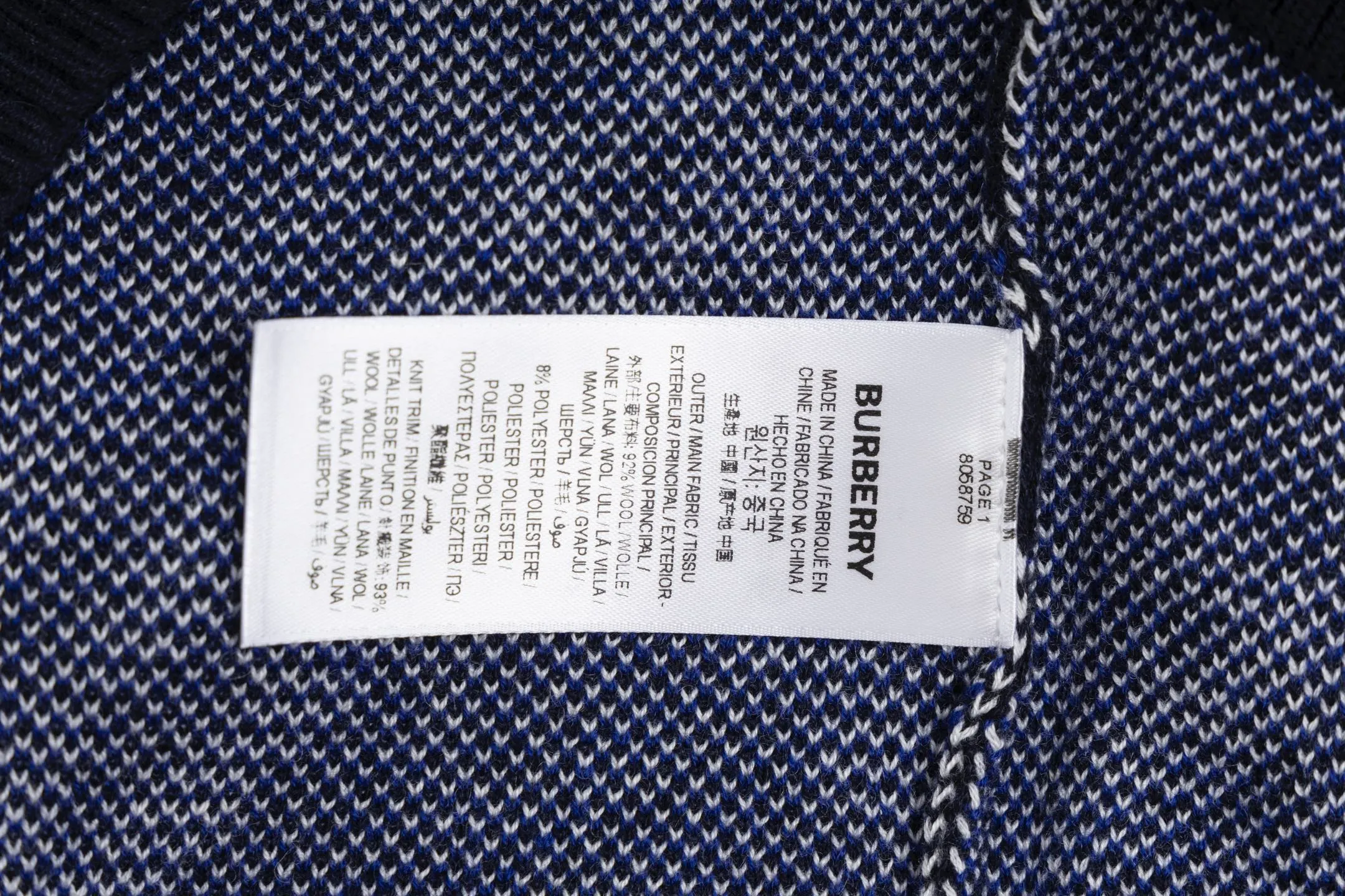 BBR 6,503 ， ， 。Classic Burberry ， ， 。 ， ， 。 、 ， 。 ， 。 Breathable ， 。 ， ， 。 ， ， 。 Size:S/M/L